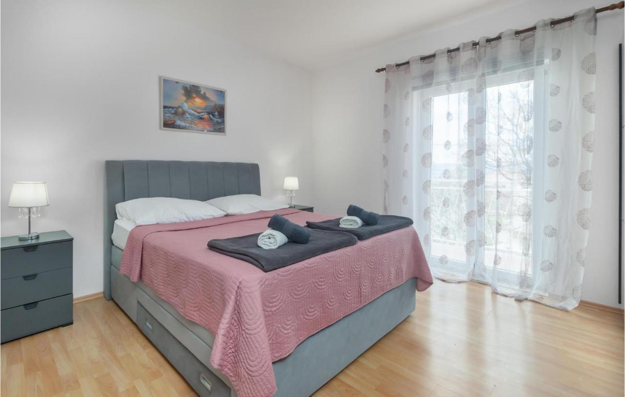 2 Bedroom Stunning Apartment In Нови Винодолски Екстериор снимка